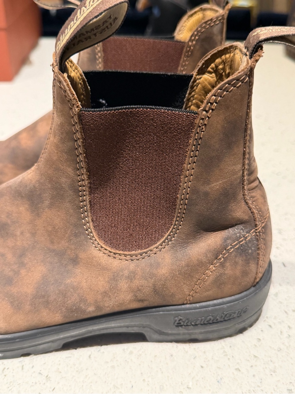 Blundstone-Brown Chelsea Rustic Boots - Picture 5 of 8